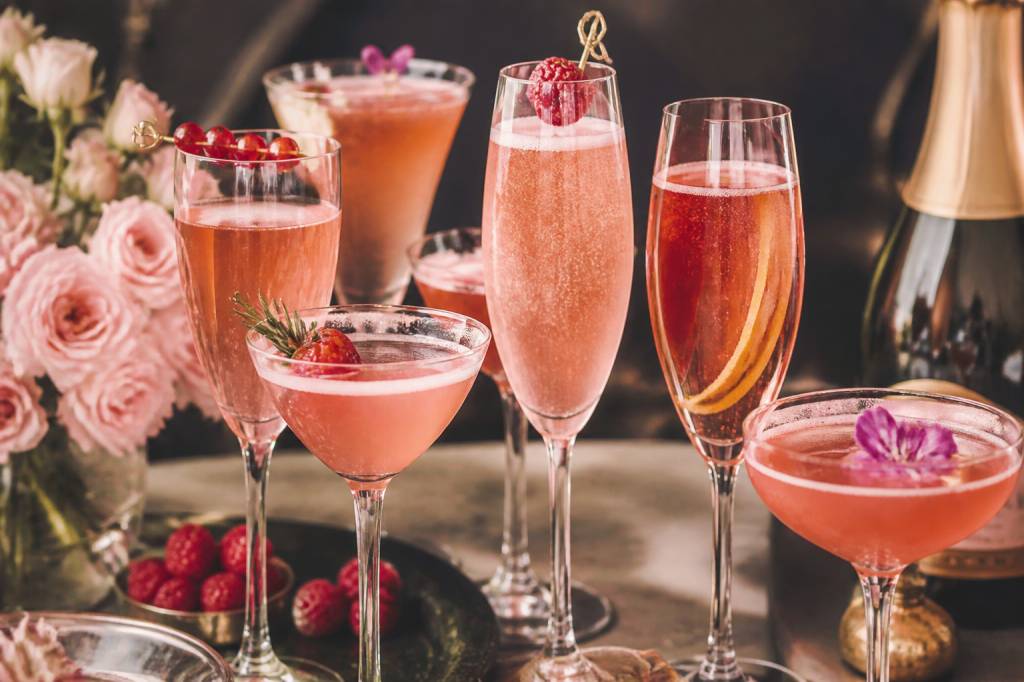 Les cocktails signature au champagne rosé : 10 créations élégantes pour vos apéritifs et soirées festives
